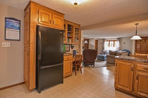 28 Clapp St, Walpole, MA 02081 photo 5
