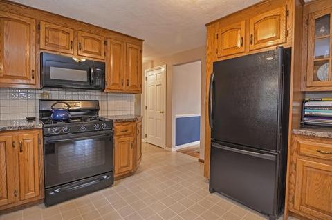 28 Clapp St, Walpole, MA 02081 photo 3