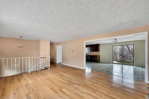 36 Stevens St, Stoneham, MA 02180 photo 5