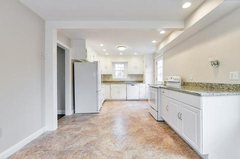 288 Riverside Dr, Dedham, MA 02026 photo 9