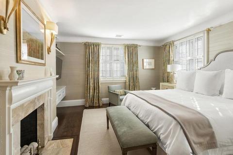 2 Springdale Ave, Wellesley, MA 02481 photo 18