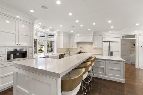 2 Springdale Ave, Wellesley, MA 02481 photo 10