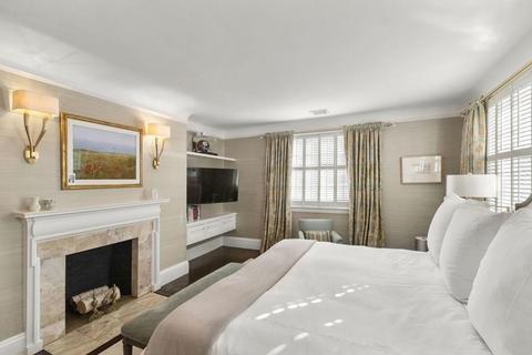 2 Springdale Ave, Wellesley, MA 02481 photo 17