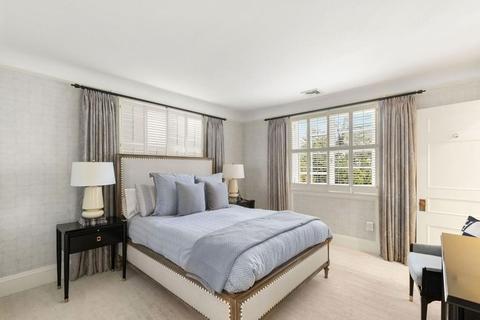 2 Springdale Ave, Wellesley, MA 02481 photo 21