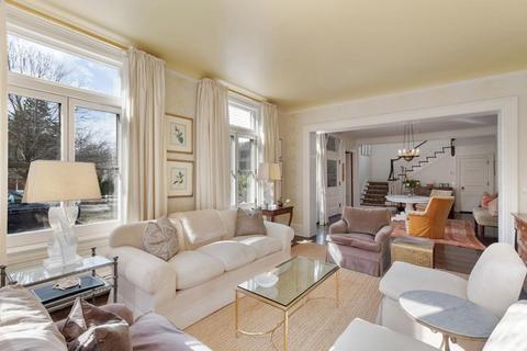2 Springdale Ave, Wellesley, MA 02481 photo 4
