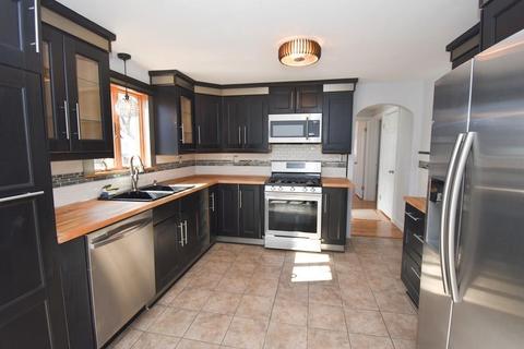 200 Windemere St, Springfield, MA 01104 photo 3
