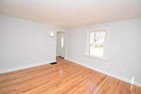 200 Windemere St, Springfield, MA 01104 photo 6