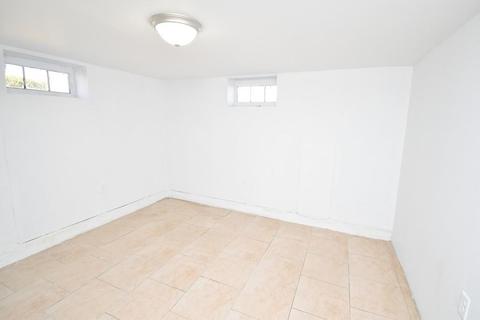 200 Windemere St, Springfield, MA 01104 photo 19