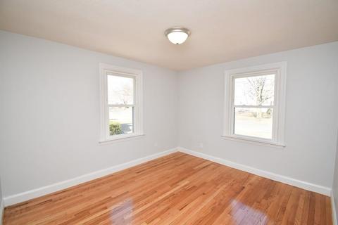 200 Windemere St, Springfield, MA 01104 photo 11