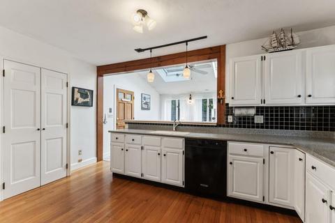 59 County Way Ext, Beverly, MA 01915 photo 10