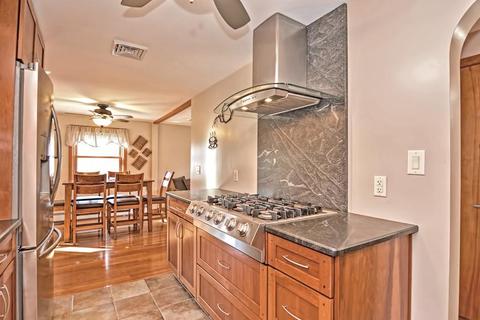 22 Cherry Ave, Stoneham, MA 02180 photo 4