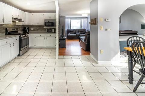 895 Grinnell St, Fall River, MA 02721 photo 11