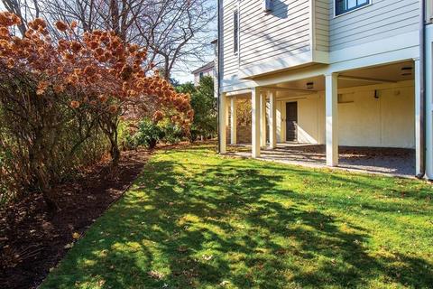 101 Blake Rd, Brookline, MA 02445 photo 24