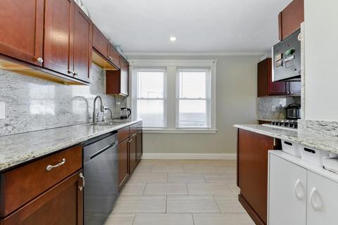 60 Estes St, Everett, MA 02149 photo 4