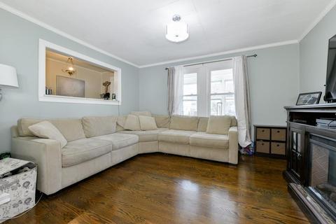 60 Estes St, Everett, MA 02149 photo 5
