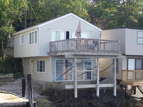 7 Riverview St, Fall River, MA 02724 photo 1