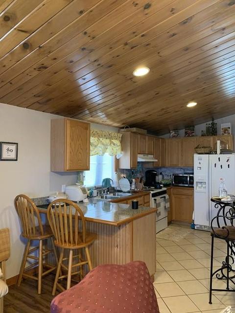 7 Riverview St, Fall River, MA 02724 photo 3