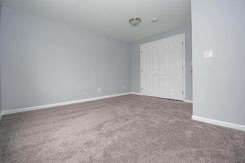 23 Frontenac St, Springfield, MA 01151 photo 5