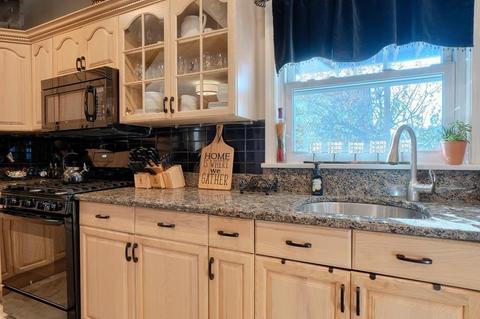 18 Henry St, Everett, MA 02149 photo 2
