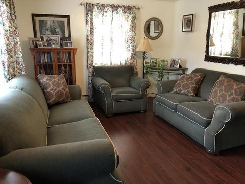 180 Mildred Ave, Springfield, MA 01104 photo 3