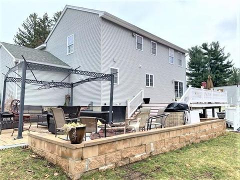 27 Aberdeen Rd, Springfield, MA 01109 photo 3