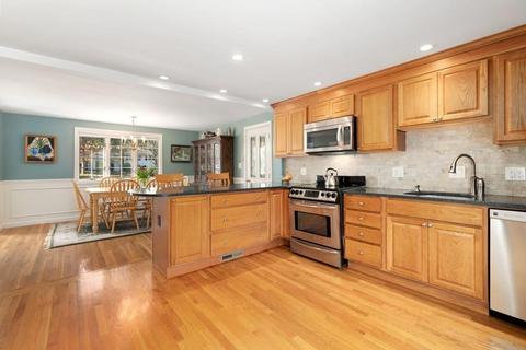 16 Spring Rd, Weston, MA 02493 photo 4