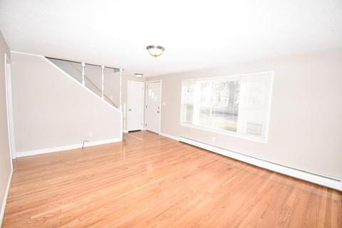 4 Brittany Rd, Springfield, MA 01151 photo 8