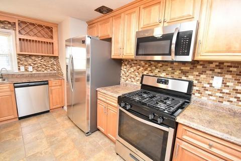 4 Brittany Rd, Springfield, MA 01151 photo 6