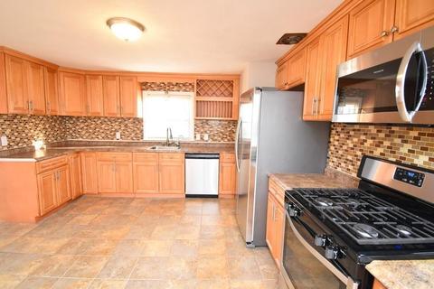 4 Brittany Rd, Springfield, MA 01151 photo 3