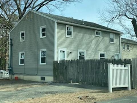 87 Curve St, Springfield, MA 01104 photo 2