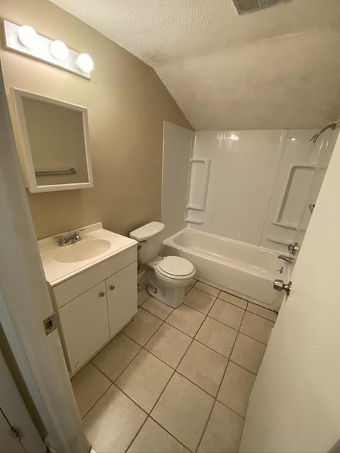 87 Curve St, Springfield, MA 01104 photo 22