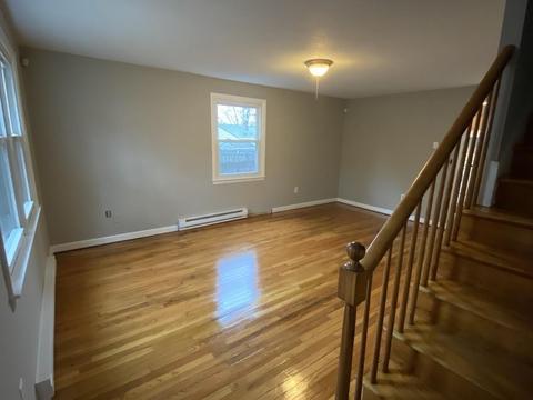 87 Curve St, Springfield, MA 01104 photo 8