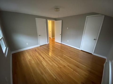 87 Curve St, Springfield, MA 01104 photo 10