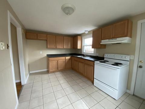 87 Curve St, Springfield, MA 01104 photo 17