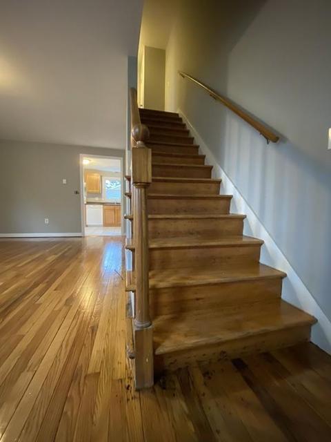 87 Curve St, Springfield, MA 01104 photo 9