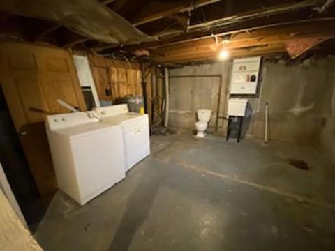 87 Curve St, Springfield, MA 01104 photo 25