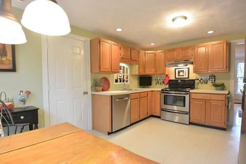 4 Bear Path, Clinton, MA 01510 photo 10