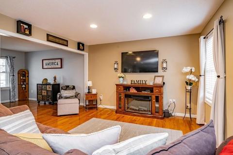 23 Delaware Ave, Springfield, MA 01119 photo 6