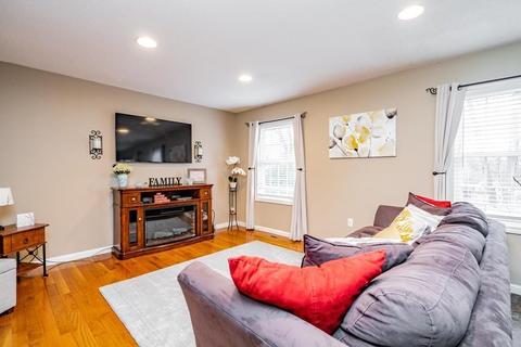 23 Delaware Ave, Springfield, MA 01119 photo 5
