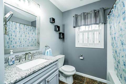 23 Delaware Ave, Springfield, MA 01119 photo 17