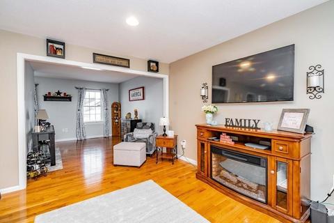 23 Delaware Ave, Springfield, MA 01119 photo 3