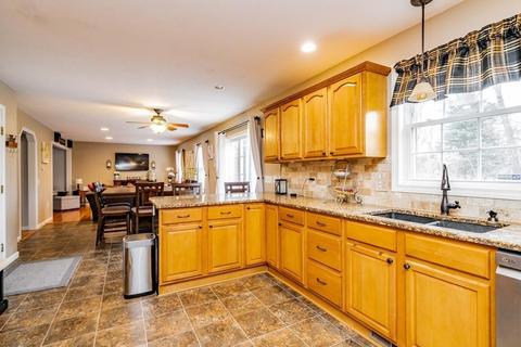 23 Delaware Ave, Springfield, MA 01119 photo 15
