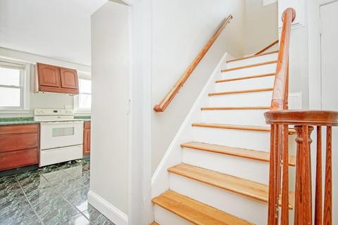 93 Bay State Rd, Chicopee, MA 01020 photo 12