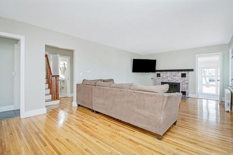 93 Bay State Rd, Chicopee, MA 01020 photo 8
