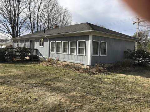 172 Ferry St, Easthampton, MA 01027 photo 4