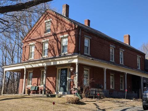32 Maple St, Sterling, MA 01564 photo 1