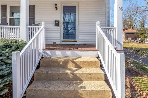 95 Howard St, Reading, MA 01867 photo 2