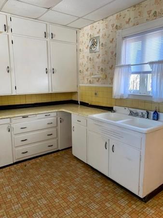 1397 Globe St, Fall River, MA 02721 photo 3