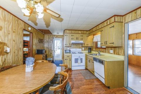 11 Charles St, Wareham, MA 02571 photo 8