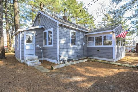 11 Charles St, Wareham, MA 02571 photo 1